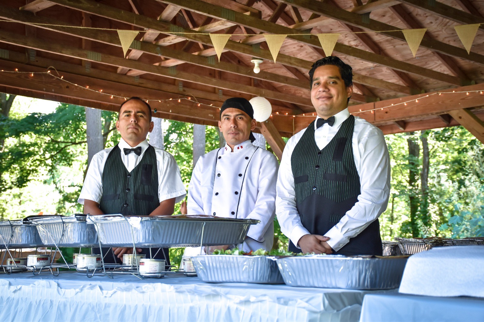 Bartanders and Assistant kitchen