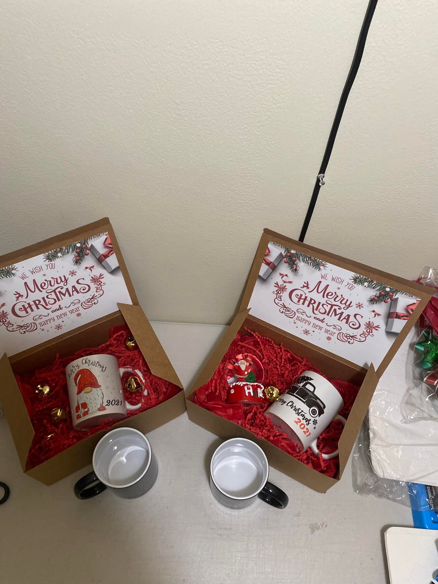 Box and ribbon with dedication thumbnail 4